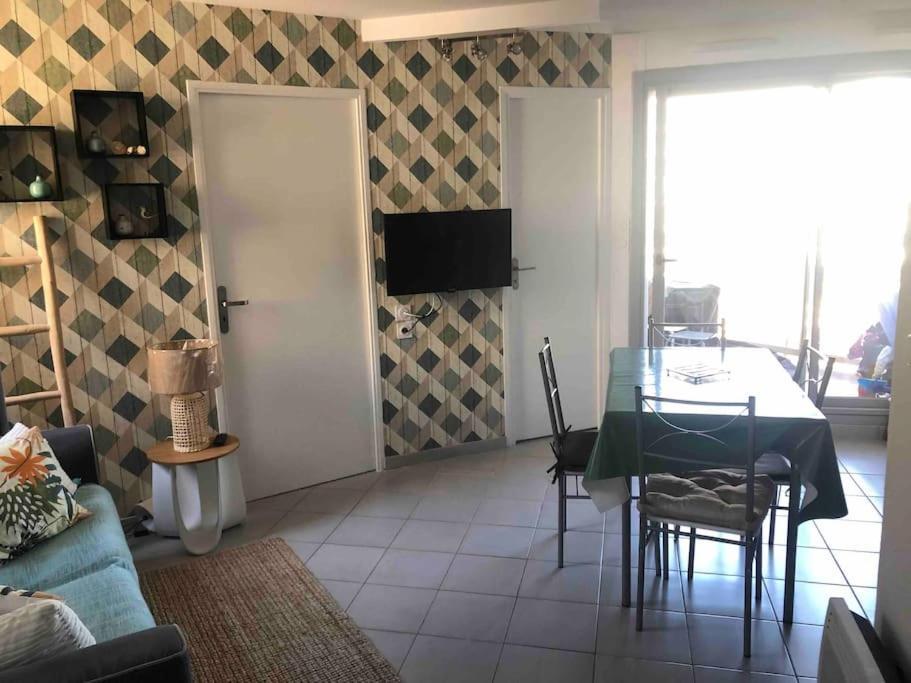 Appartement Face A La Mer Canet En Roussillon Exterior photo